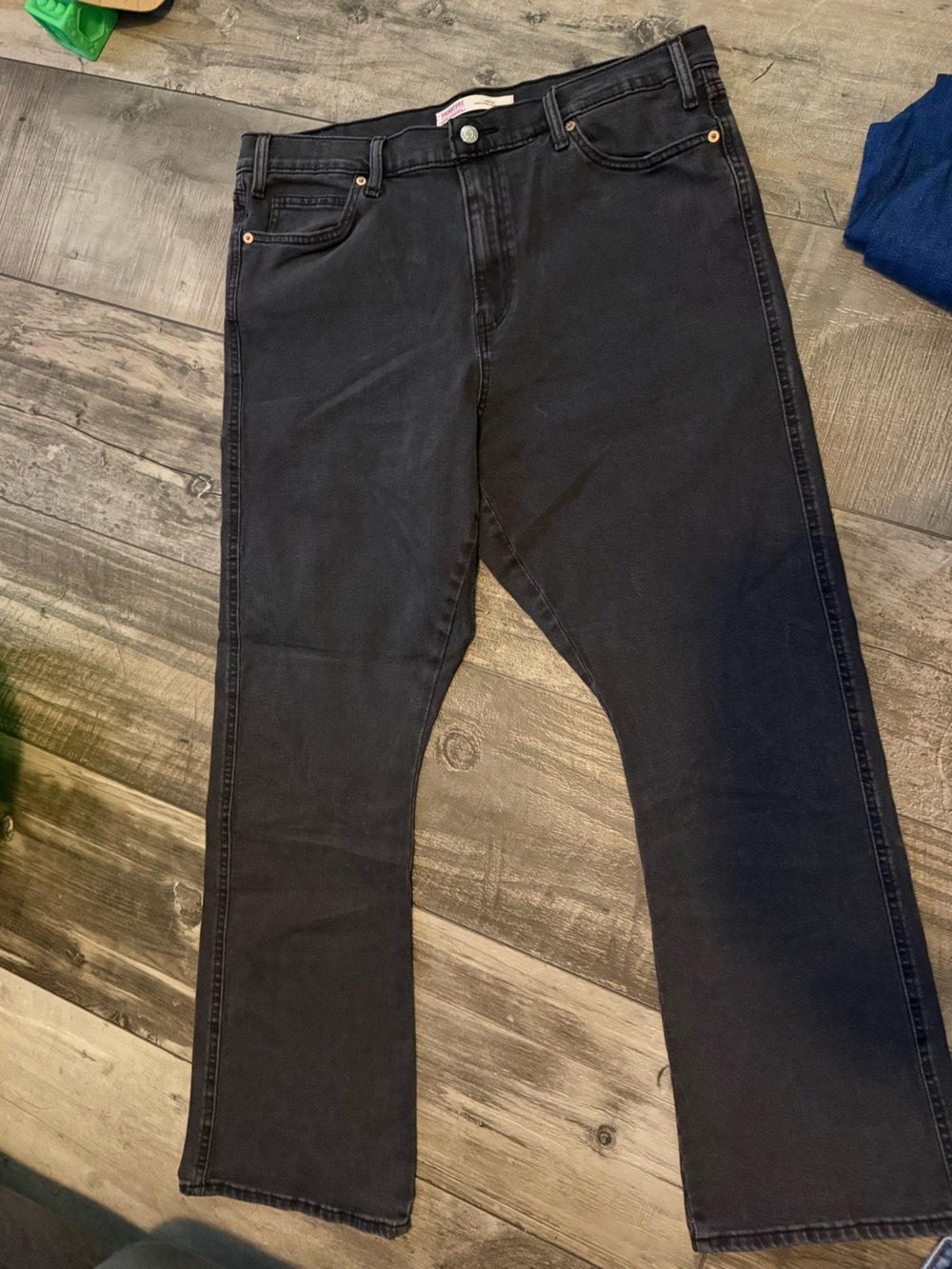 Signature by Levi Strauss Women’s Flare Jeans in Black